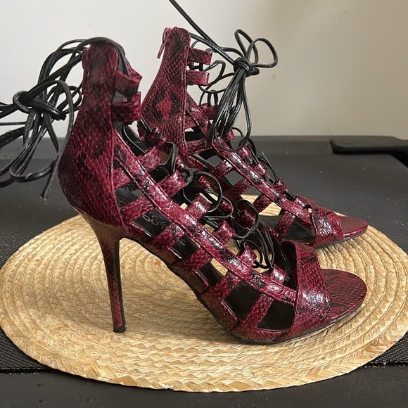 Club Couture Burgundy Animal Print Lace Up Gladiator Peep Toe Heel Size 8 - Picture 5 of 15